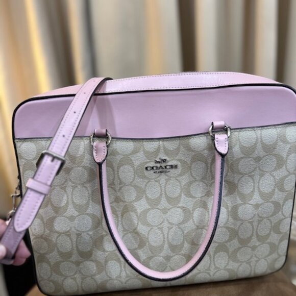 Coach Laptop bag in Signature Canvas Excellent Condition - Picture 2 of 6